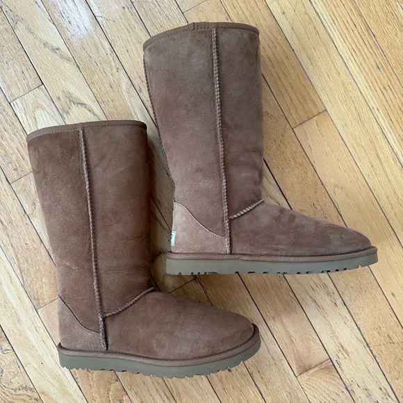Chestnut color, size 7, worn twice maybe. Barely worn. - Picture 9 of 9